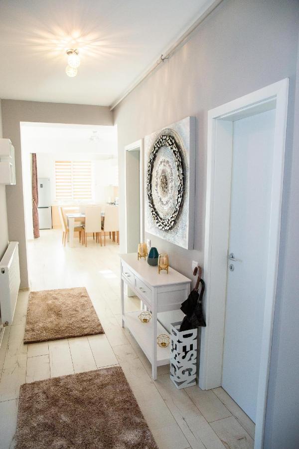 Apartament Apartament Luxury Irina Râșnov Zewnętrze zdjęcie